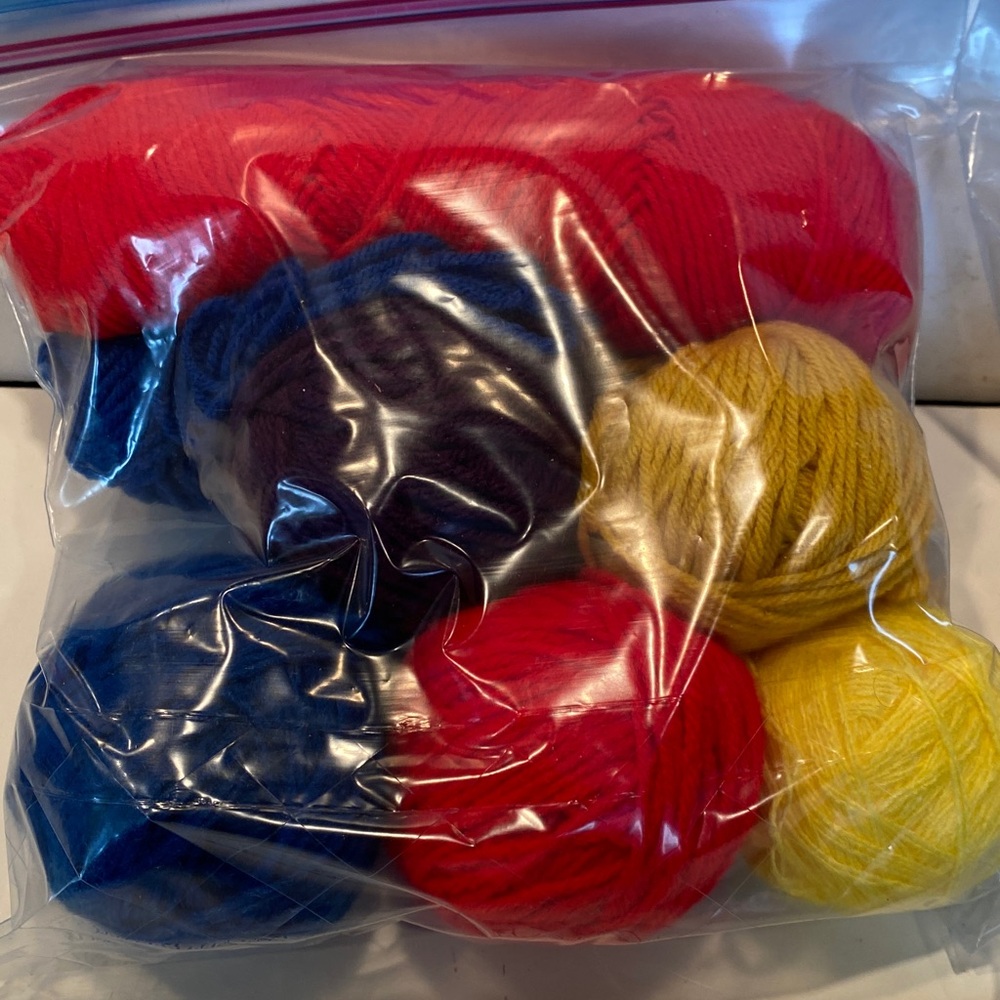 Two bags Leftover Unbranded Yarn - Picture 2 of 3